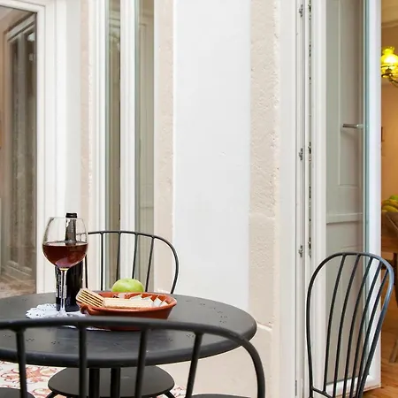 Principe Real Patio House Lissabon